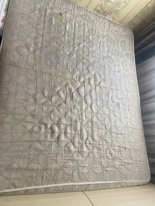 Дарю.  Матрац   .