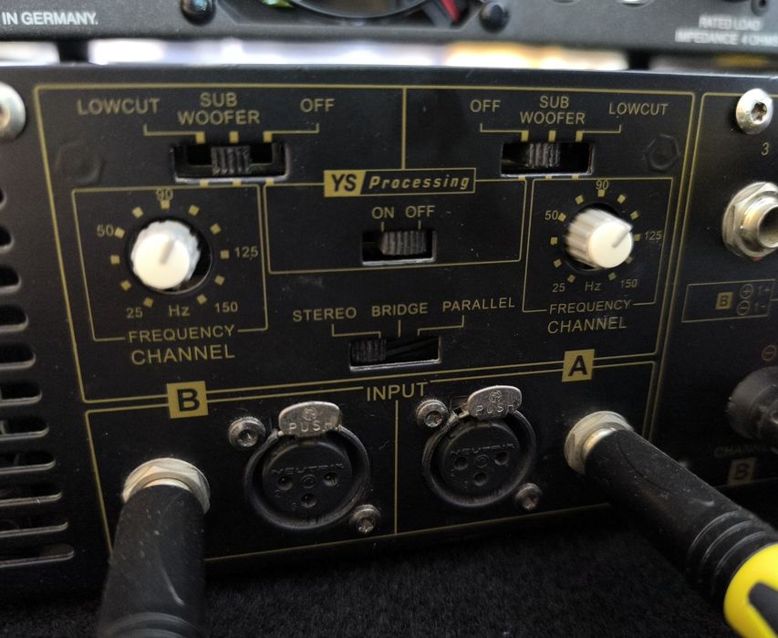 Продается усилитель два сабвуфера 18 дюймовых