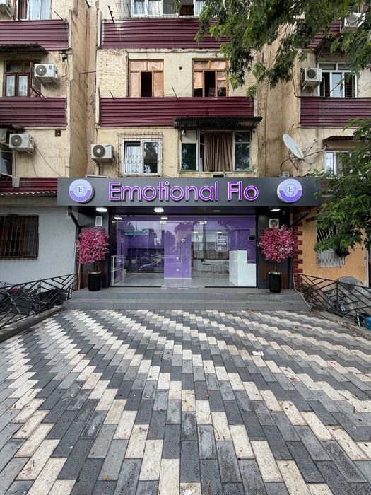 Boz bozor birimchi liniya 57m2 yaxshi remont tayor bizsen arendator bo