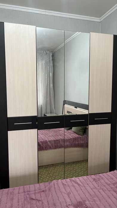 Продам спальный гарнитур.