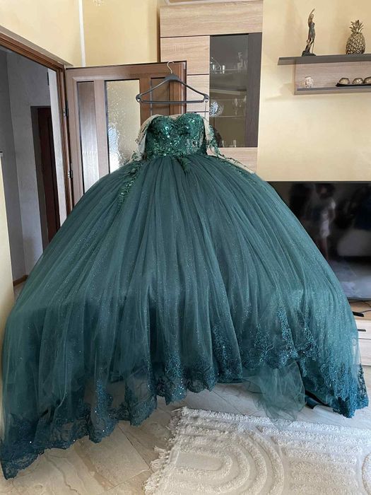 Годежа рокля и аксесоари