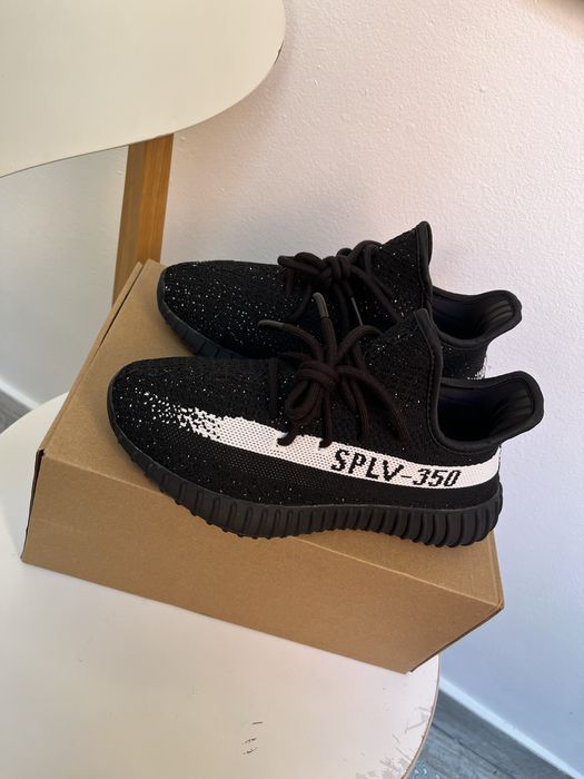 papuci yeezy unisex marimea 42