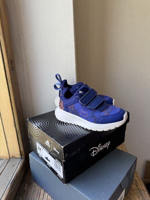 Adidas Disney кроссовки