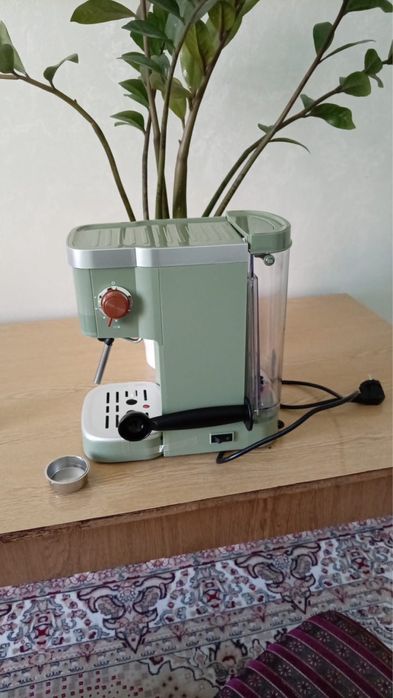 Кофеварка KONKA KCF-CS3 (WE) зеленый