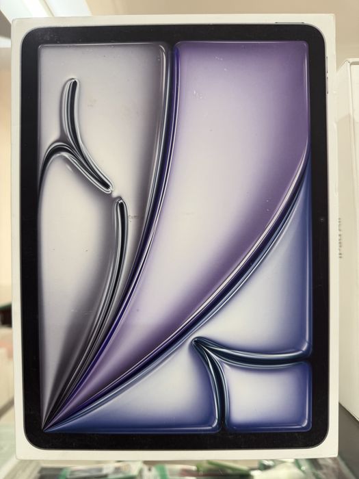 Macbook Air M3 Pret 3000 lei