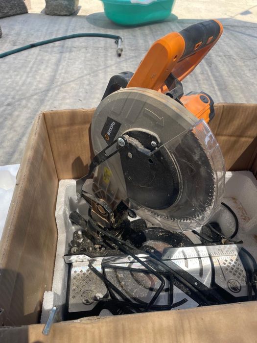 пила торцовочная  вихрь пт-255