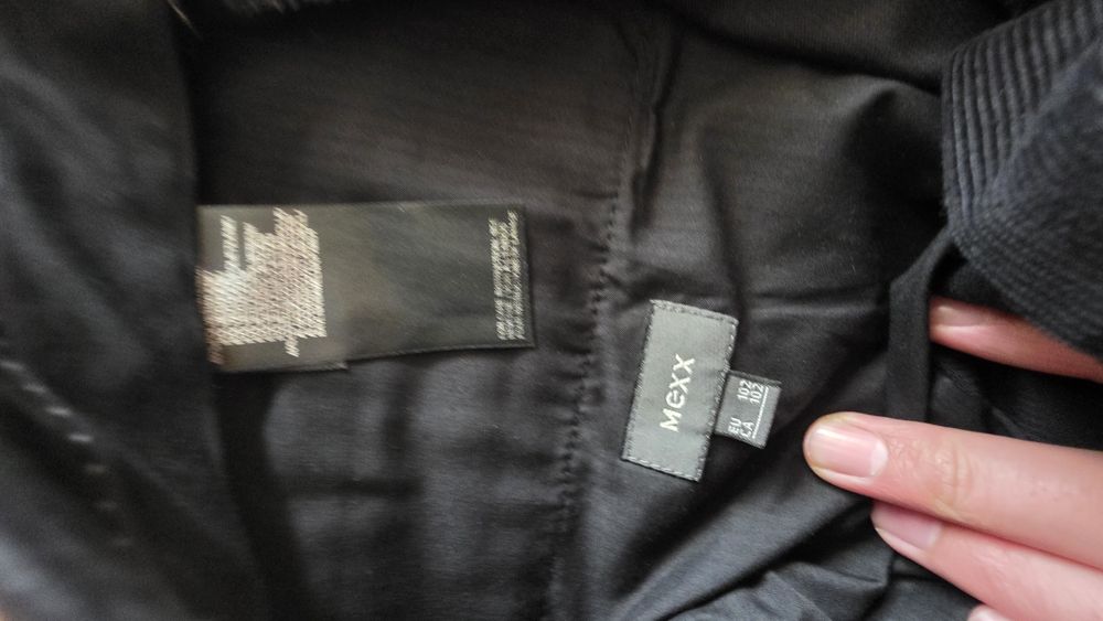 Втален спортно елегантен Костюм (кадифе) MEXX