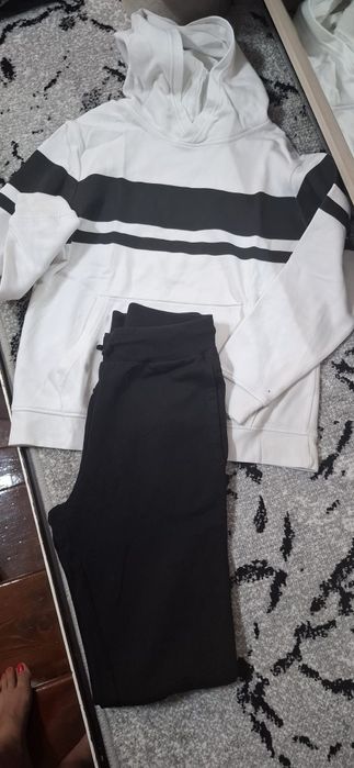 Pantaloni Trening si Hanorac