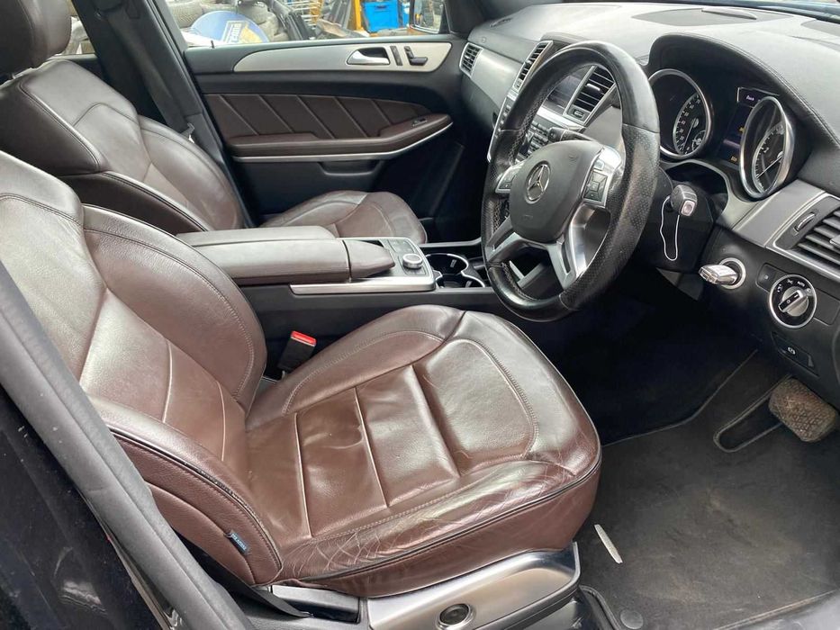 Dezmembrez mercedes GL x166 w166 pachet AMG/far ILS/capota GL/bara GL/