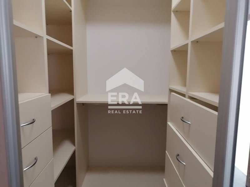 Дава се под наем Четиристаен апартамент в Варна, Лятно кино Тракия - 150 кв.м за 637.5 € - Снимка #6