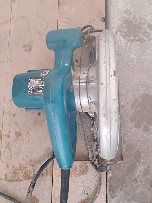 Parketka sotiladi kelishilgan narxda