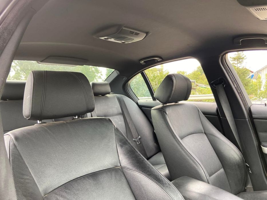 Dezmembrez BMW 335d E90 Bi-turbo 286cp,M Pack,Navi,Jante