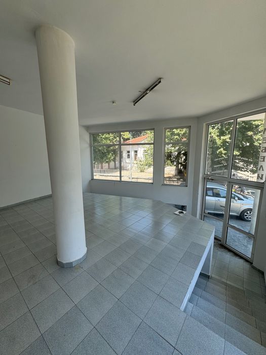 Дава се под наем Магазин в Казанлък - 100 кв.м за 387.6 € - Снимка #4