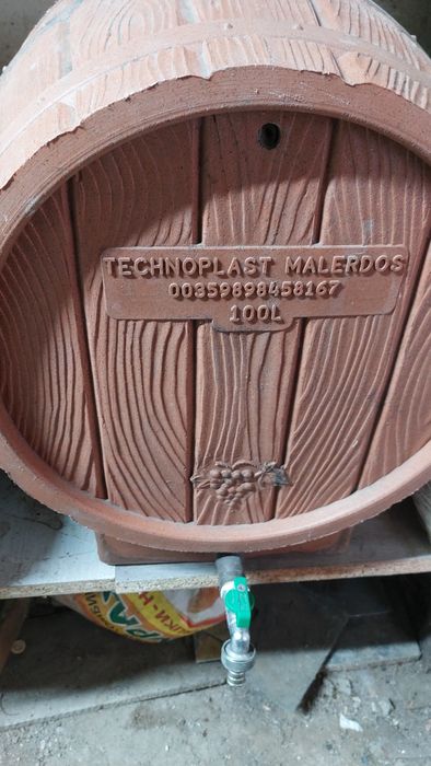 Пластмасови бурета 100 литра