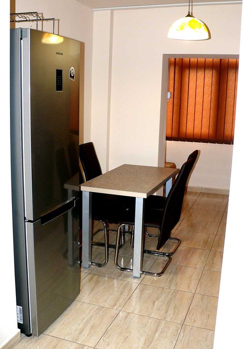 PROPRIETAR , ofer spre închiriere apartament cu 2 camere zona Micălaca 300