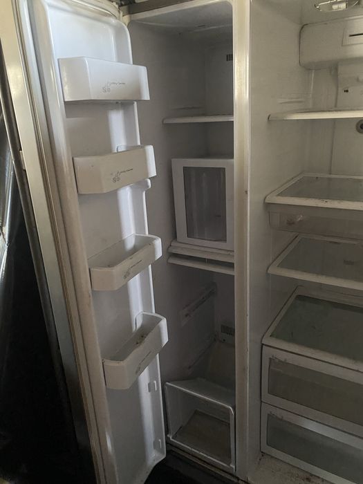 Продам холодильник двухкамерный