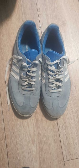 Продавам адидас маратонки