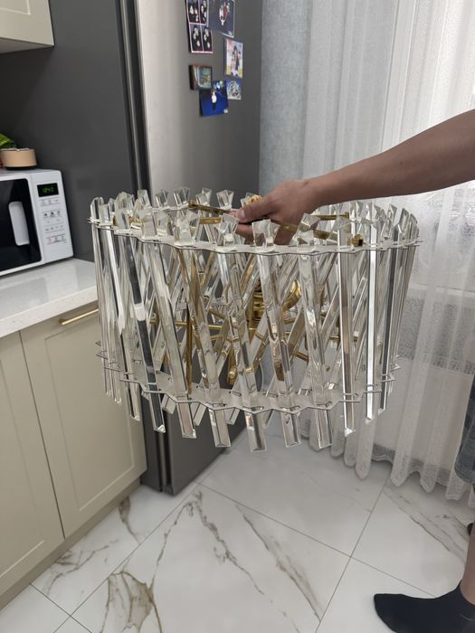 Продам шикарные люстры