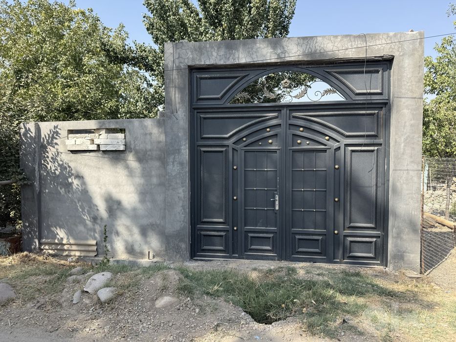 Участок в янгибазаре