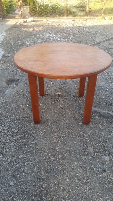Masa rotunda din lemn