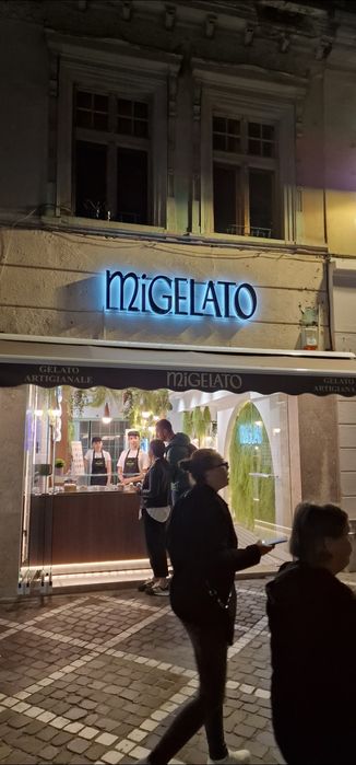 Vand afacere gelaterie brasov centru istoric