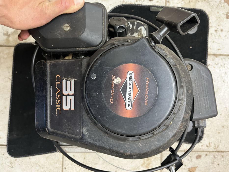 Двигател за косачка Briggs Stratton