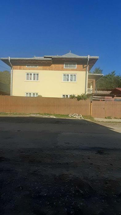 Vând casă - Bucovina