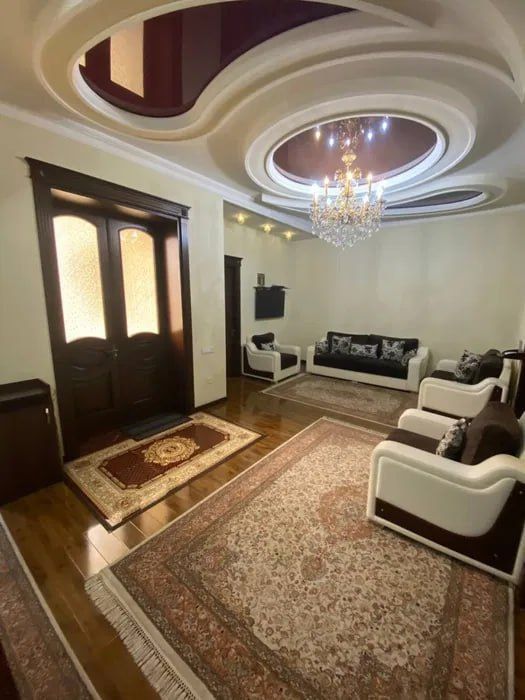 Срочно Продаётся Евродом махаля Домбрабад, 3.5 соток, 7 ком, 6 с/узлов