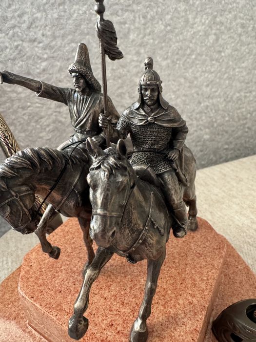 Настольный сувенир