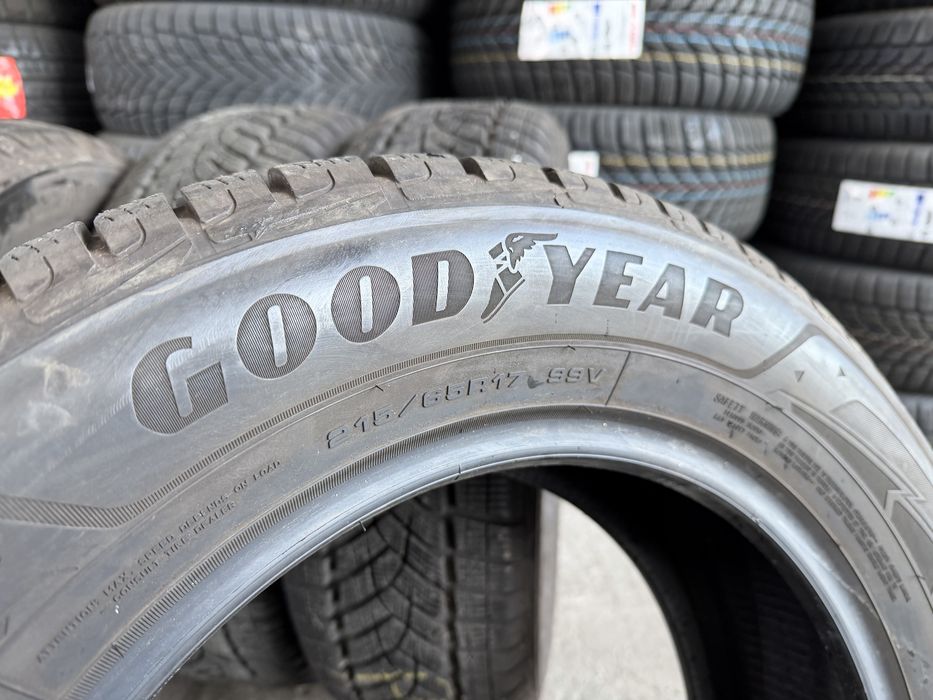 215/65/17 GOODYEAR 4бр