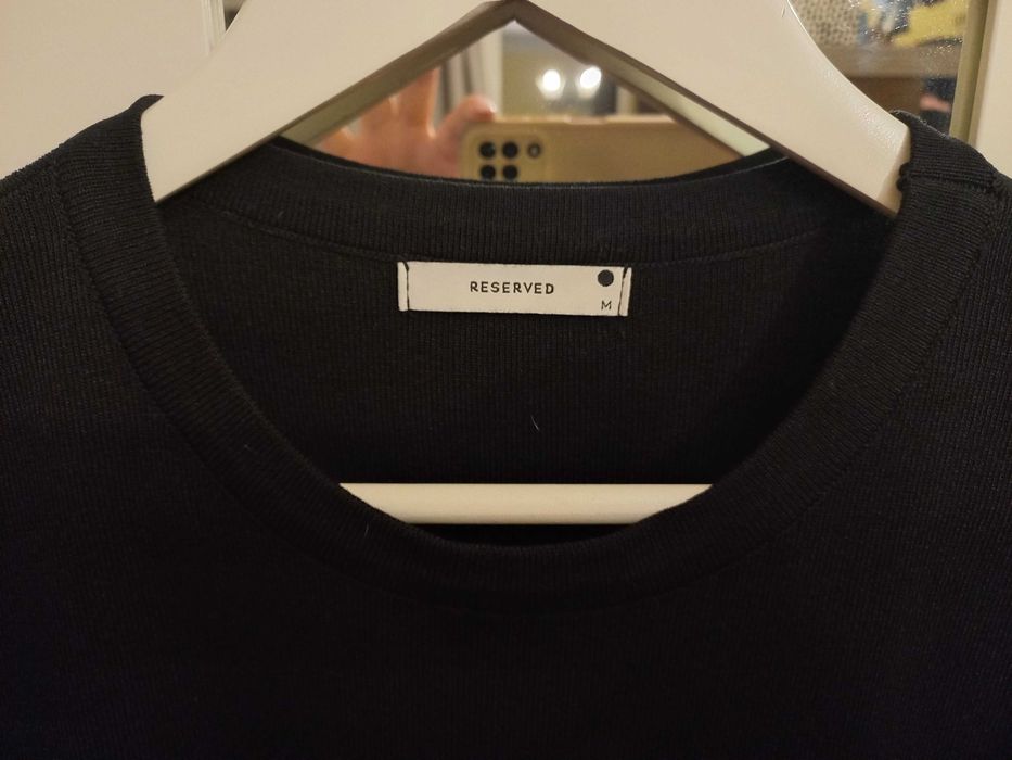 Нежна блуза с тюленн ефектен ръкав