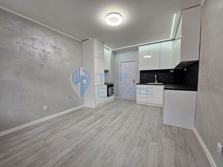 Тристаен ремонтиран апартамент с две спални в квартал Пролет, Горна О