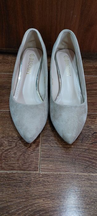 Продаются женские туфли!