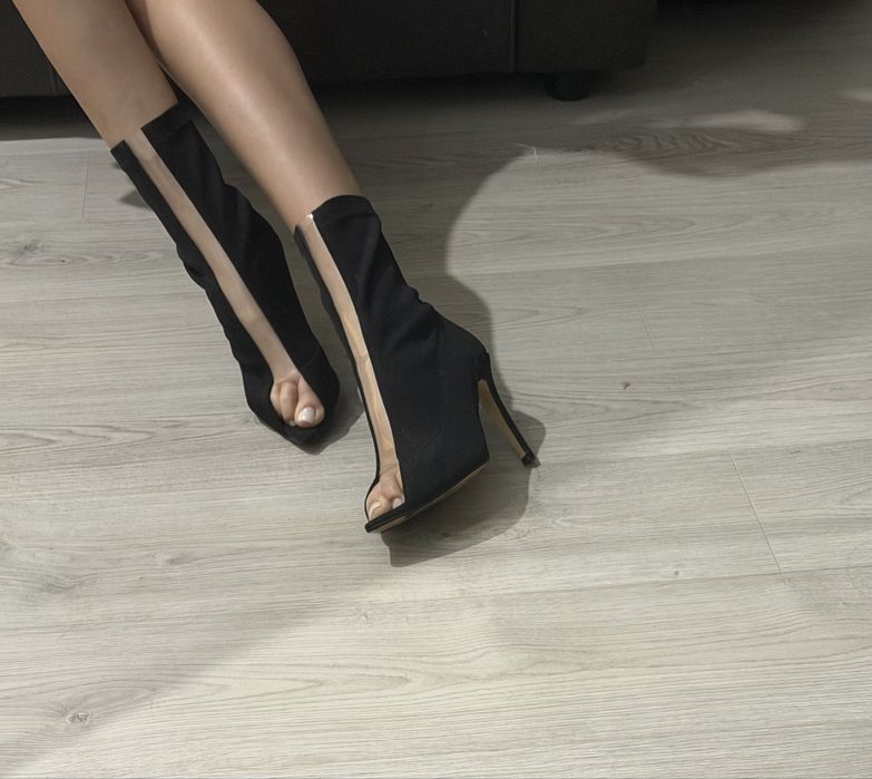 Летни боти на ток