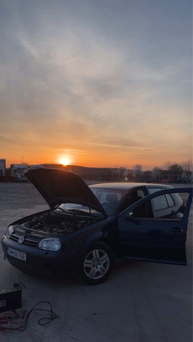 Vand sau schimb Golf 4 1.6fsi