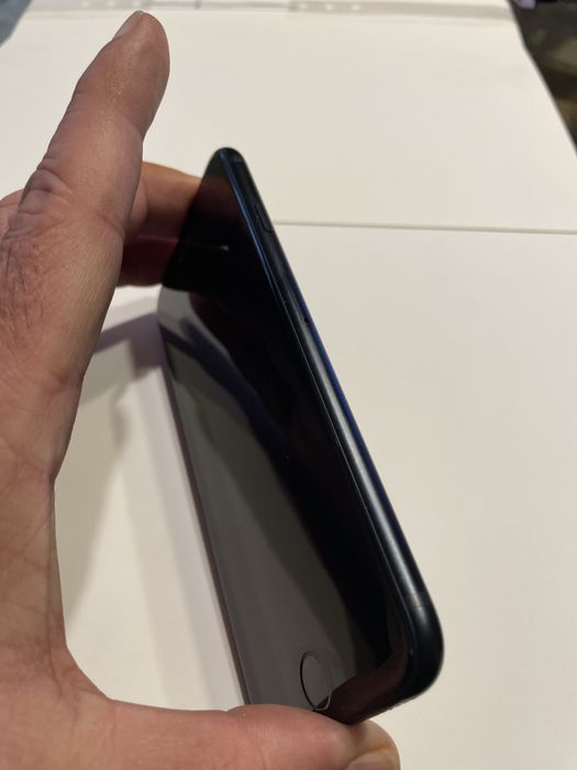 Iphone SE 3 неразличим от нов