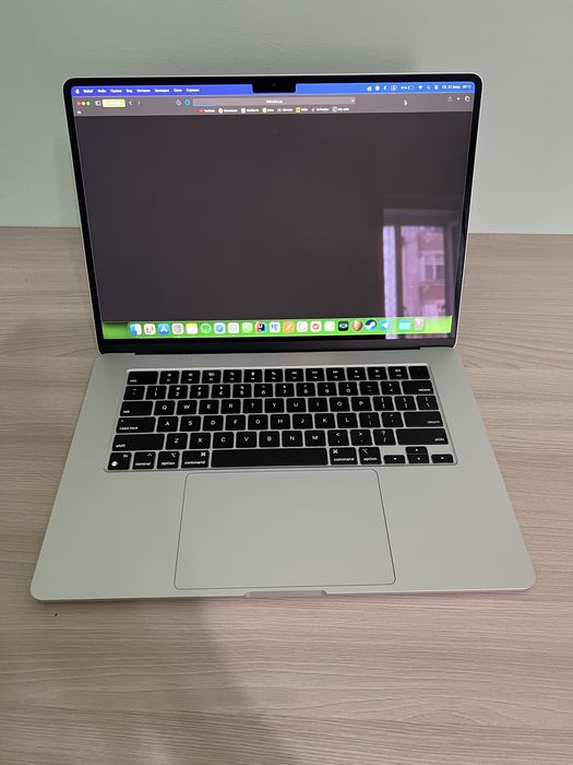 Macbook Air 15 M2 (8/256)