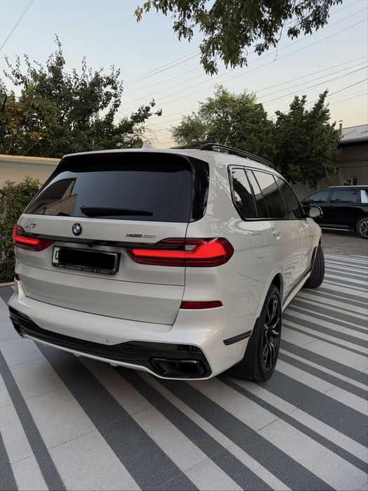 BMW x7 xdrive 2020