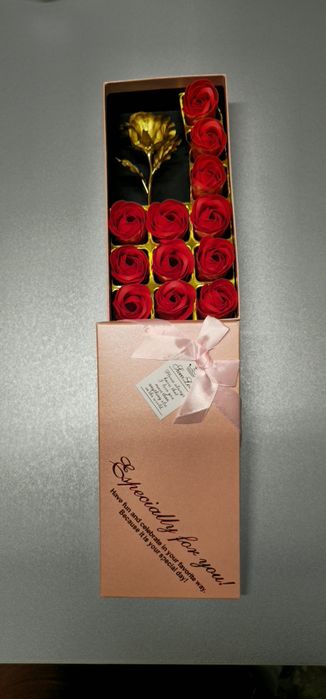 Vand Set Cadou Trandafir 24K + trandafiri din sapun, Super Pret!!