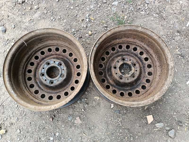 Продам оригинальные металлические диски на BMW 5 е34