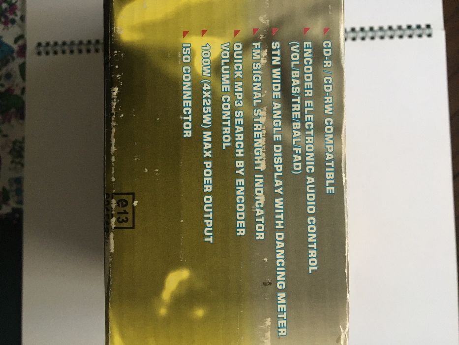 CD radio auto MP3 4 x 25 W masca detasabila