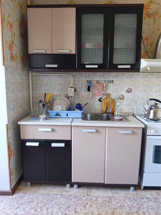 Продам мебель холодильник,кухонный нарнитур