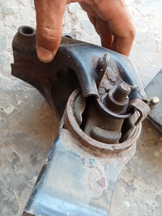 Мазда кронс 626.