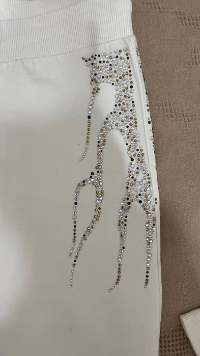 Белый женский спортивный костюм