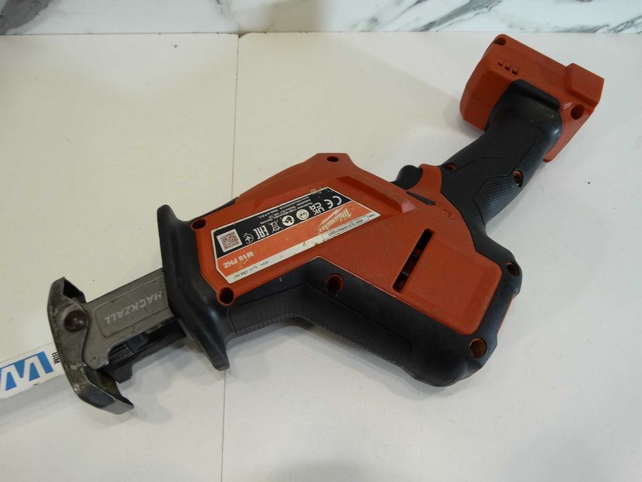 Milwaukee M18 FHZ - Компактен саблен трион