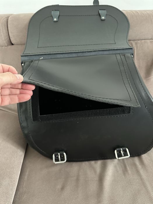 Geanta/coburi moto din piele