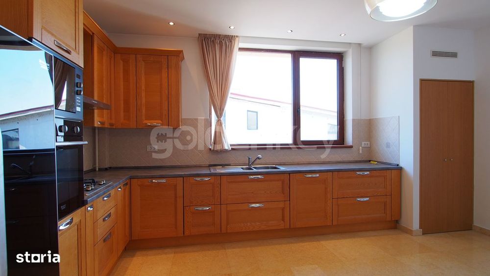 Apartament cu 4 camere si vedere panoramica spre lac