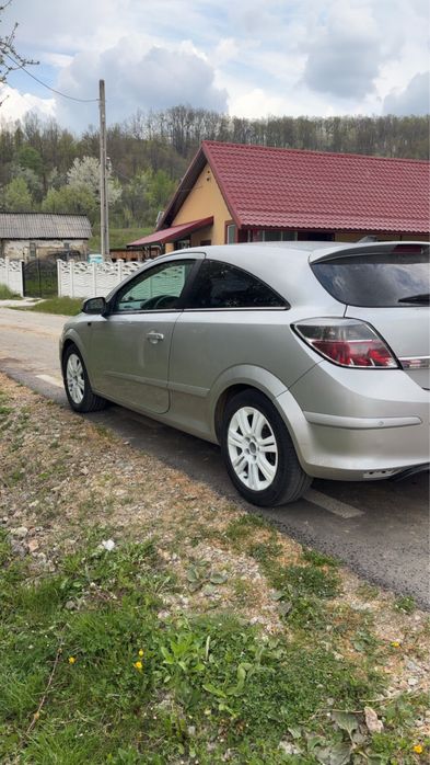 Opel Astra H GTC 1.9 CDTI