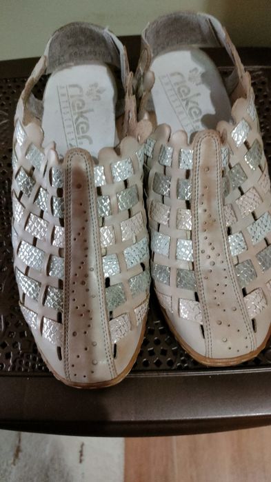 Дамски сандали от естествена кожа в отлично състояние