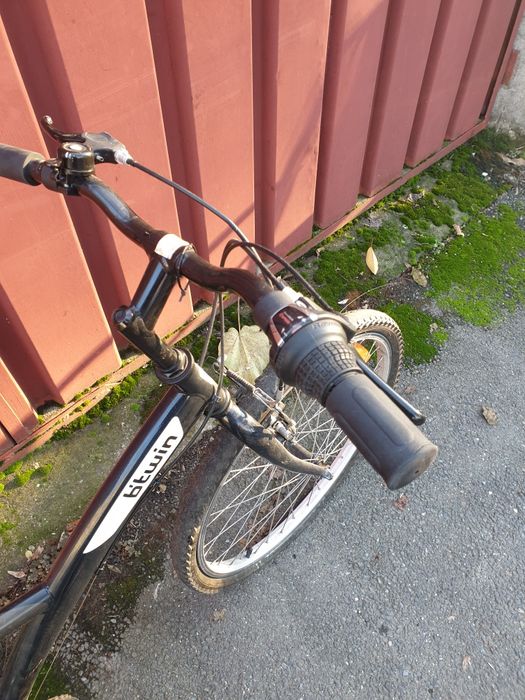 Vând bicicleta roti 24